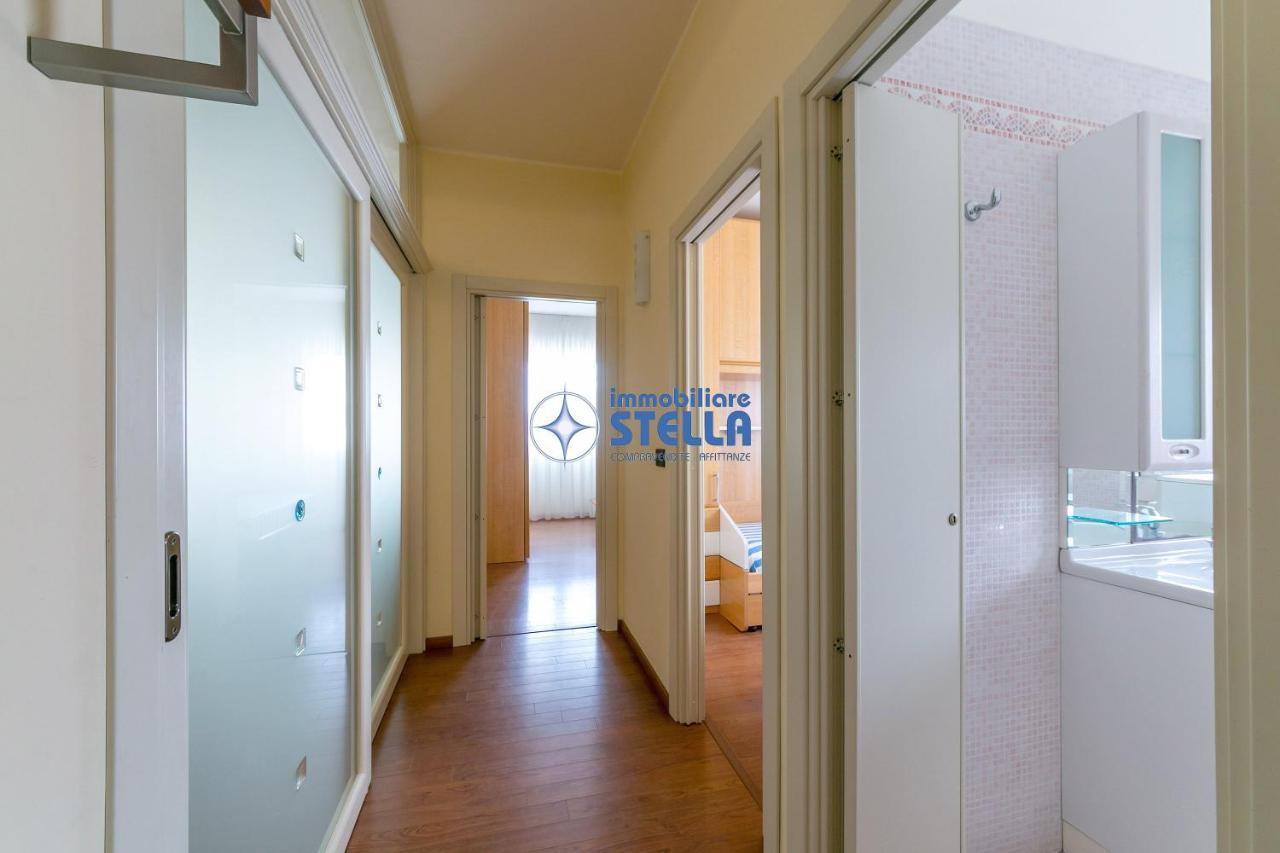 Condominio Adriatico Lido di Jesolo Exteriör bild